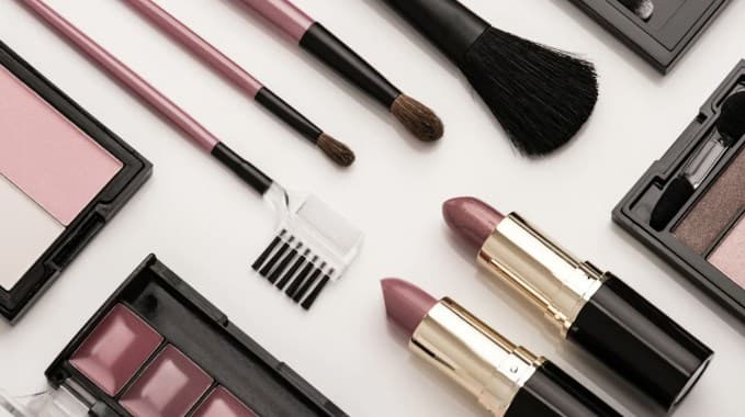 Viral Eyeshadow Pinkflash Ditarik BPOM karena Mengandung Zat Berbahaya hingga Sebabkan Benjolan Pada Mata Pengguna