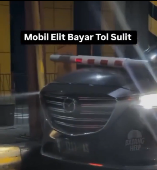 Viral Video Pengendara Mobil Nekat Terobos Palang Pintu Tol di Semarang Tanpa Bayar, Warganet: Kalau Rental Maklum Miskin Banyak Gaya