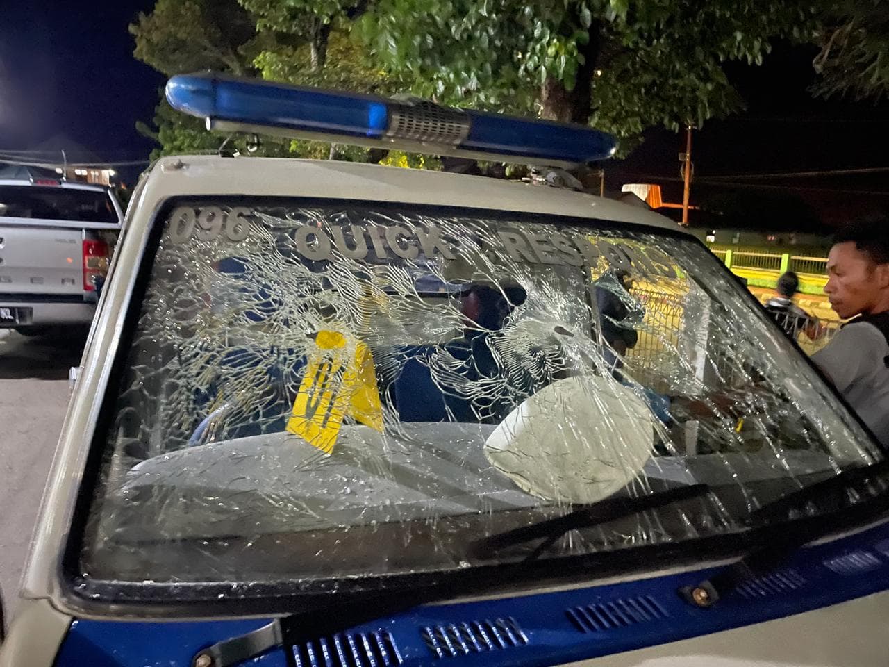 Penampakan mobil Sat Lantas Polres Jayawijaya ditembaki OTK (Foto: Polri)