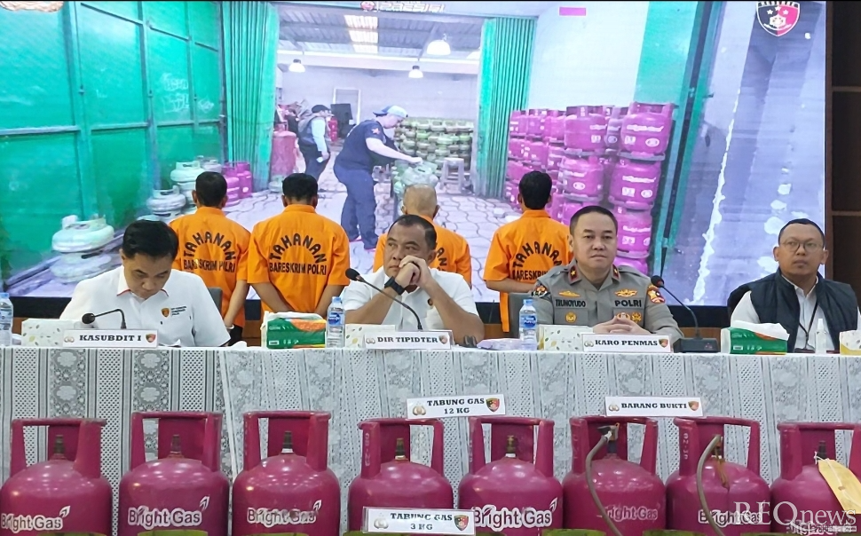 Bareskrim Polri ungkap kasus penyimpangan gas elpiji bersubsidi di Semarang, Jawa Tengah dan Karawang, Jawa Barat (Foto: Hastina/REQnews)