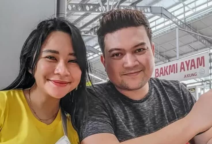 Chikita Meidy dan Suami