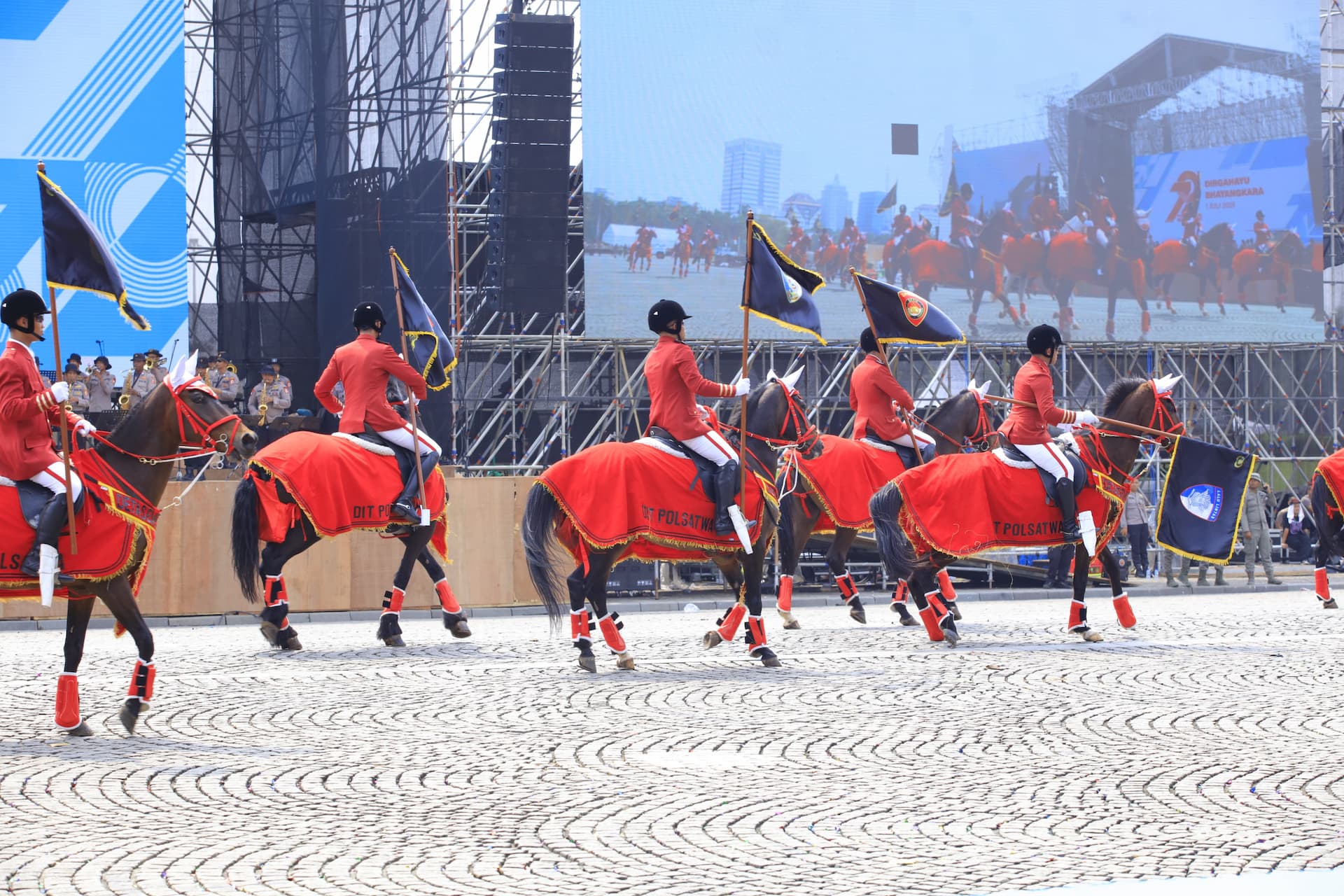 Pasukan Turangga Polri di Monumen Nasional (Foto: Polri)