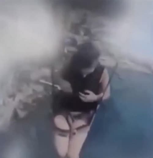 Model terjatuh saat paralayang (Foto:Istimewa)