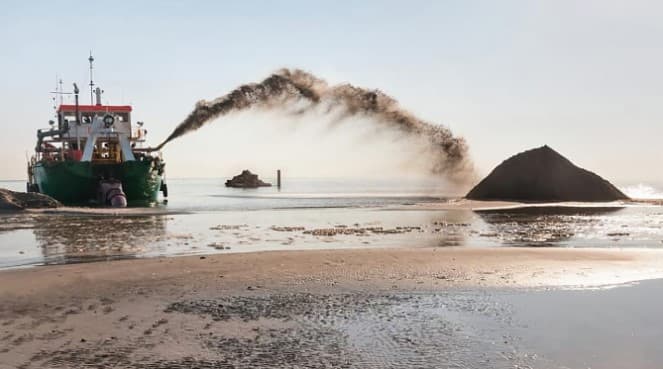 Ilustrasi Ekspor Pasir Laut