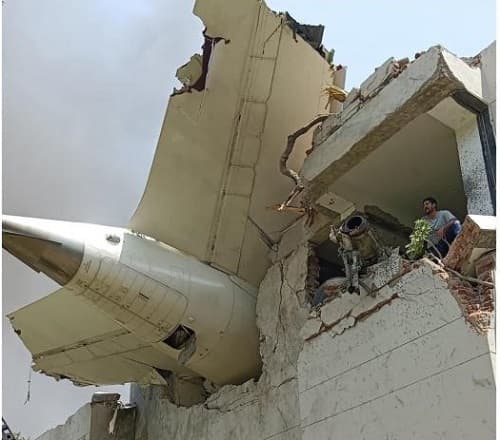 Pesawat Air India Jatug di Asrama Kedokteran (Foto:Istimewa)