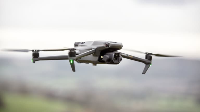 Inggris Janji Kirim 100 Ribu Drone ke Ukraina, AS Kecam Sukses Kiev Gempur Pangkalan AU Rusia