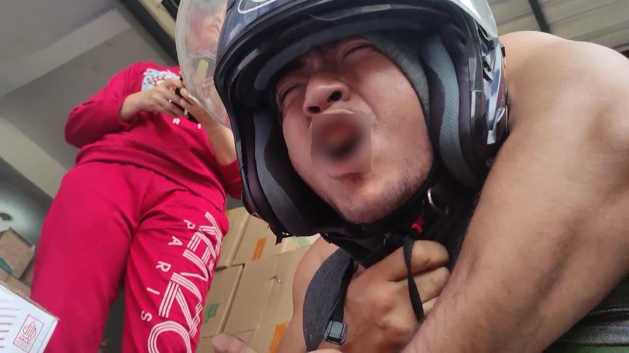 Kurir Paket COD Dianiaya Pembeli (Foto:Istimewa)