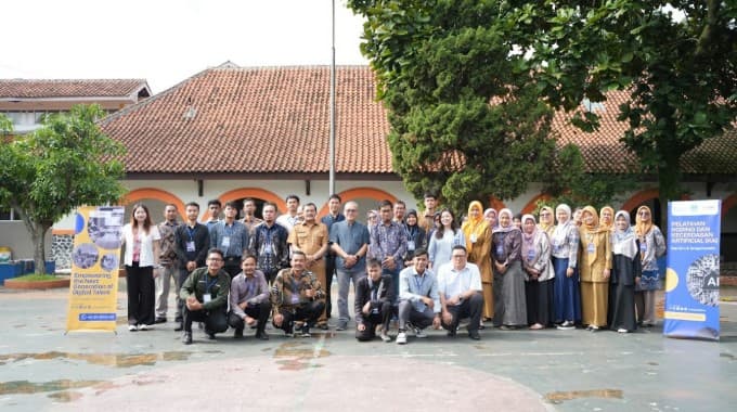 Pelatihan Koding & AI untuk Guru Dimulai Serentak di Seluruh Indonesia.