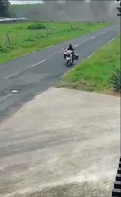 Nggak Habis Pikir! Ini Sosok Kurir yang Tetap Antar Paket Meski Bom Meledak Saat Perang Thailand-Kamboja