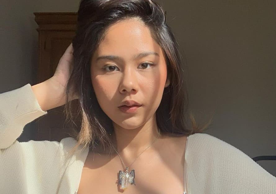 Penyanyi Nadin Amizah