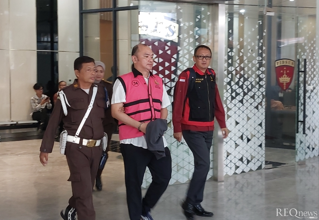 Tersangka kasus dugaan korupsi tambang batu bara di Bengkulu (Foto: Hastina/REQnews)