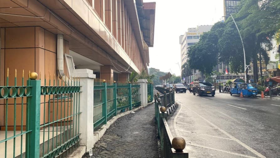 Viral Penumpang KRL Lompat Pagar di Stasiun Cikini. (Sumber Foto: KAI)