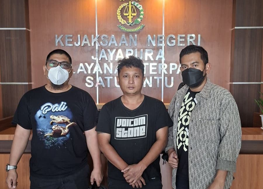 Penangkapan DPO narkotika di Papua (Foto: Kejaksaan)