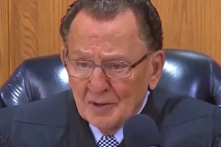 Frank Caprio 'Si Hakim Paling Baik di Dunia' Tutup Usia