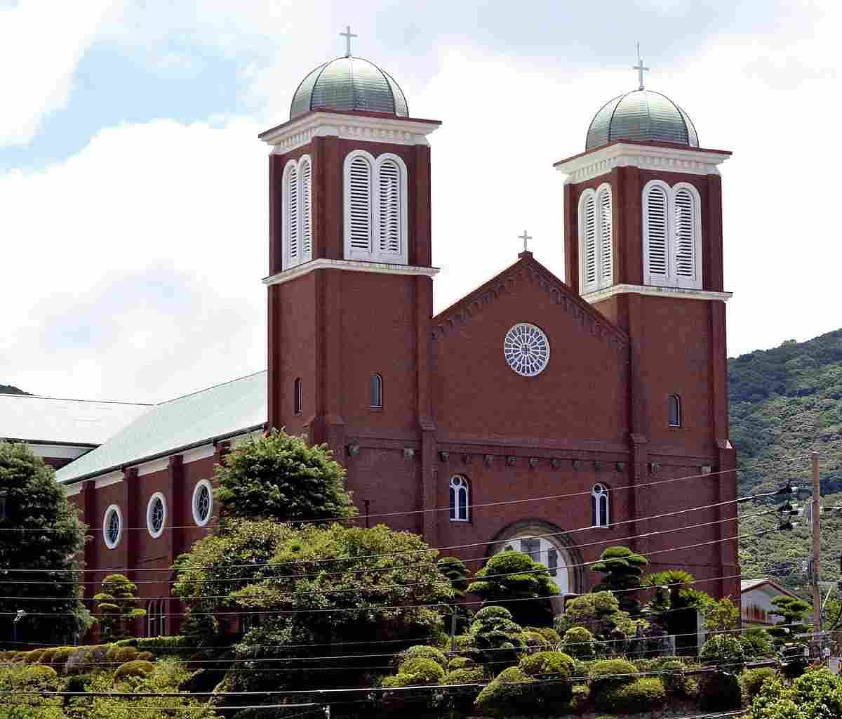 80 Tahun Bom Atom Nagasaki: Hari Ini Lonceng Kembar Katedral Urakami Berdentang Serempak