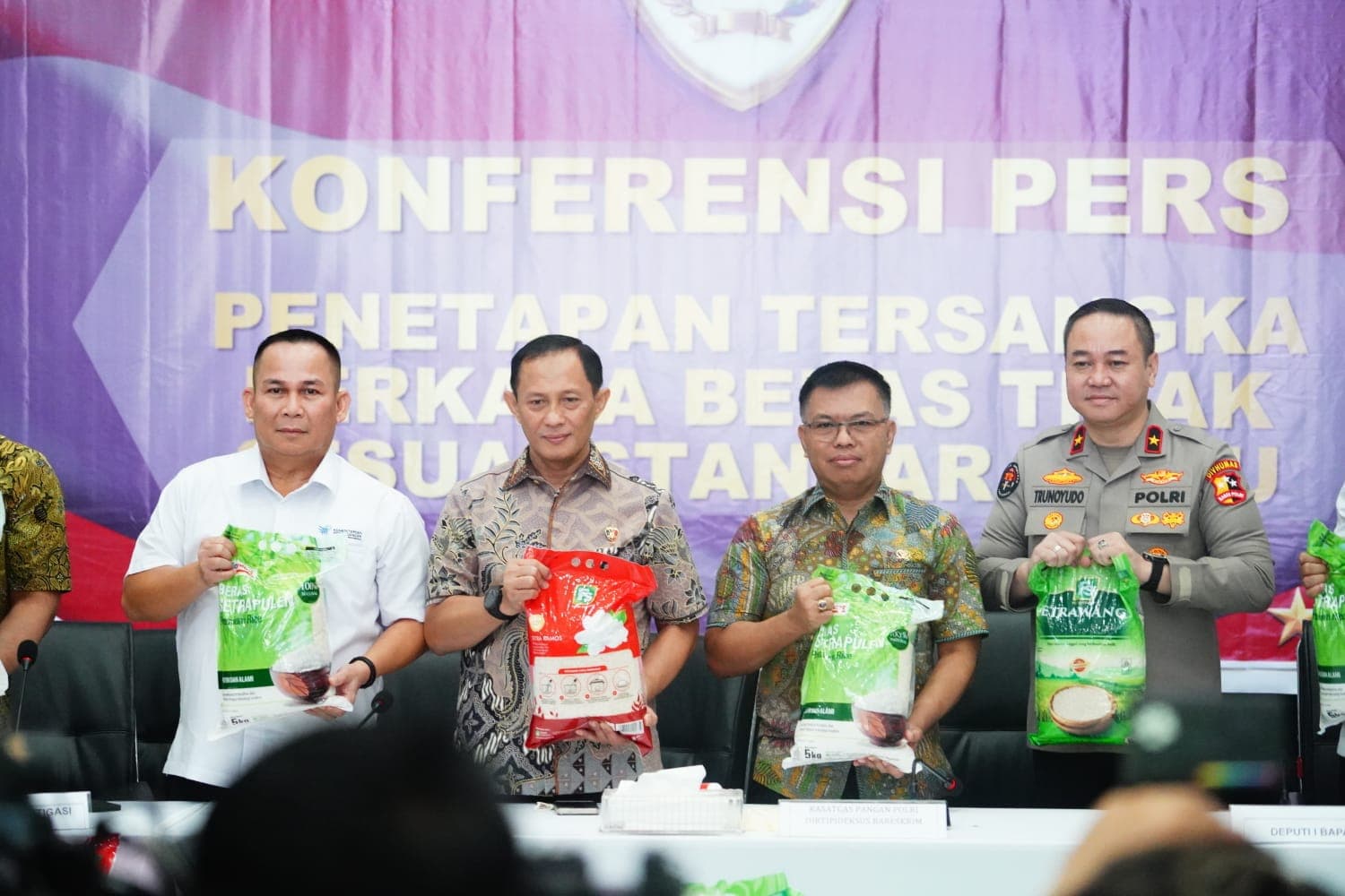 Penetapan tersangka dalam kasus dugaan beras oplosan di Bareskrim, Mabes Polri, Jakarta Selatan (Foto: Polri)