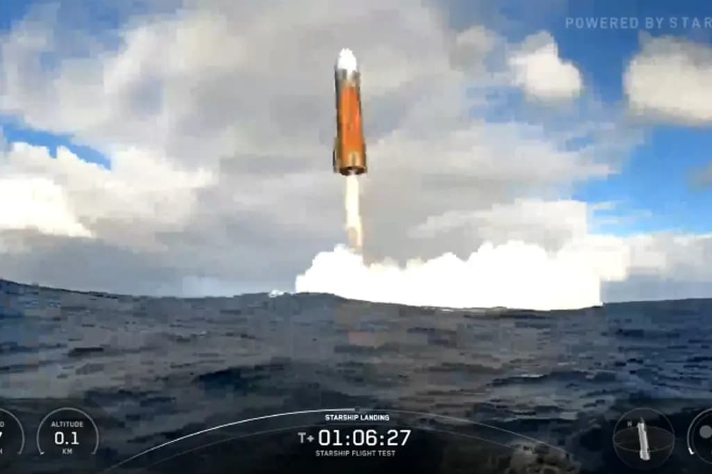 Roket Raksasa SpaceX Jalani Uji Coba ke-10 dan Mendarat Utuh di Samudera Hindia