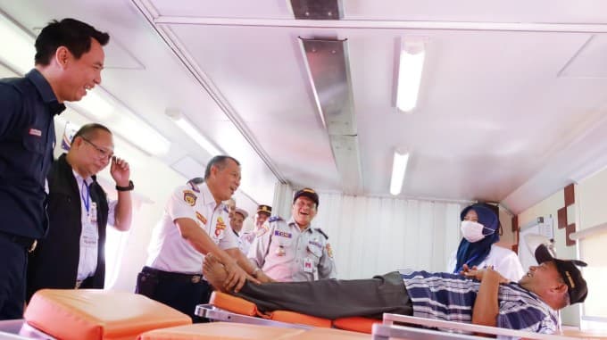 KAI Hadirkan 'Rail Clinic' di Stasiun untuk Beri Layanan Kesehatan dan Pengobatan Gratis ke Masyarakat.