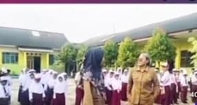 Oknum guru SD ngamuk ancam sekik siswa (Foto:Istimewa)
