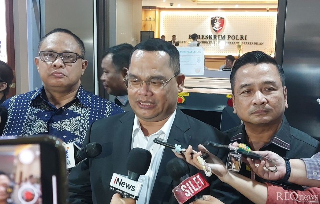 Kuasa Hukum RK, Muslim Jaya Butar-butar di Mabes Polri (Foto: Hastina/REQnews)