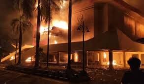 Gedung DPRD Makassar Terbakar saat Unjuk Rasa Anarkis, Kerugian Mencapai Rp253,4 M