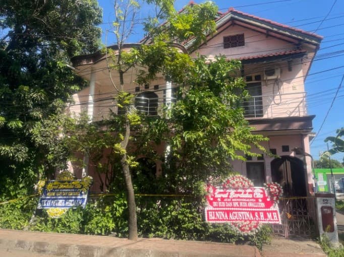 Rumah tempat 5 anggota keluarga Sahroni ditemukan tewas.