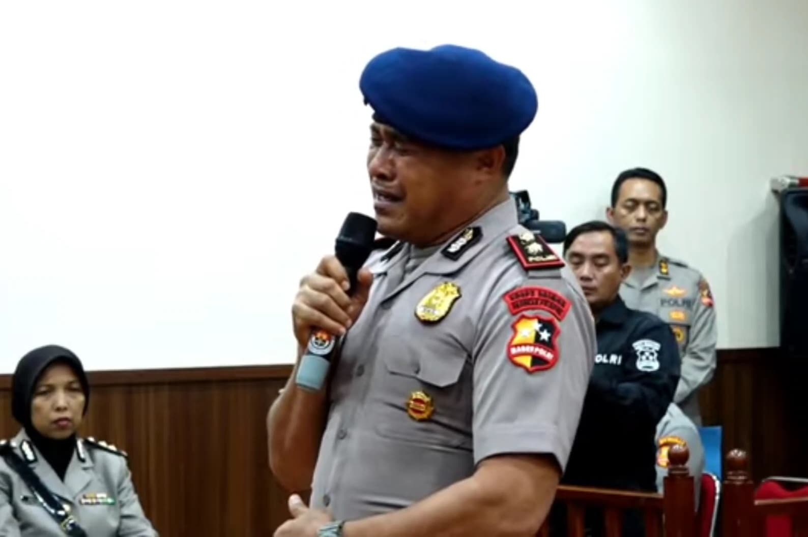 Komandan Batalyon (Danyon) Resimen IV Korps Brimob (Korbrimob) Polri Kompol Kosmas K Gae (Foto: Polri TV)