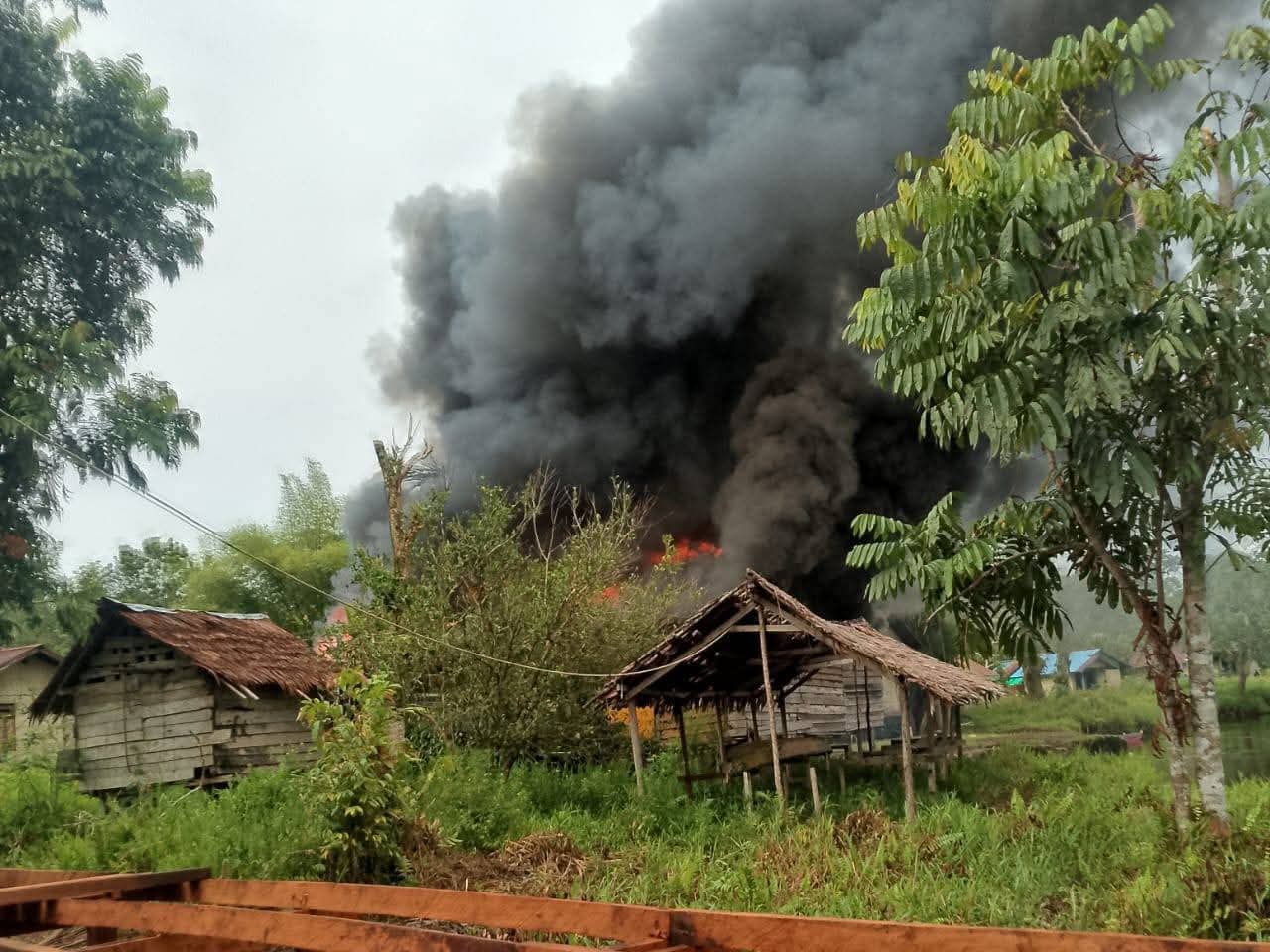 KKB Pimpinan Elkius Kobak Bakar Rumah dan Tembak Warga Sipil di Asmat