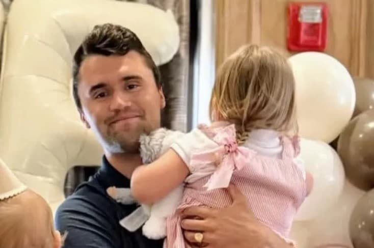 Charlie Kirk tewas ditembak OTK. (Foto: Twitter)