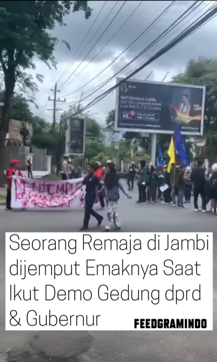 Ngakak! Remaja di Jambi Dijemput Ibunya Saat Ikut Demo Gedung DPRD dan Gubernur, Warganet: Belajar Dek!