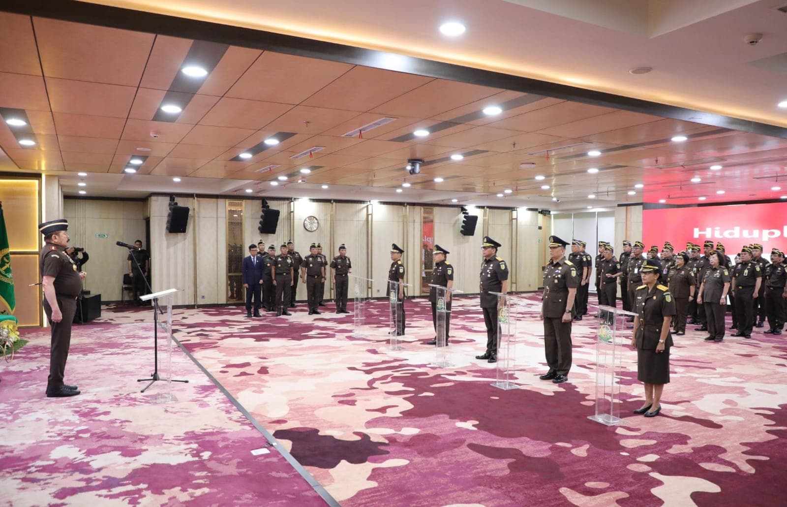 Jaksa Agung ST Burhanuddin melantik Jaksa Agung Muda Pembinaan dan empat jabatan staf ahli (Foto: Kejaksaan)