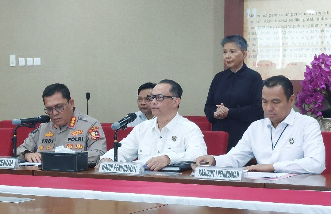 Konferensi pers pengungkapan kasus dugaan korupsi di BUMD PT Sarana Pembangunan Riau (SPR) oleh Kortas Tipikor Polri, di Mabes Polri, Jakarta Selatan (Foto: Hastina/REQnews)