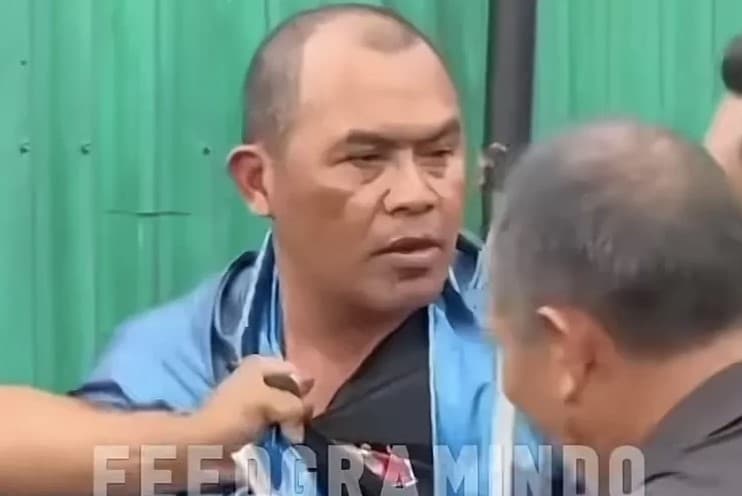 Viral Oknum Polisi Jambret Kalung Emas Milik Pedagang Sayur, Berakhir Disergap Warga!