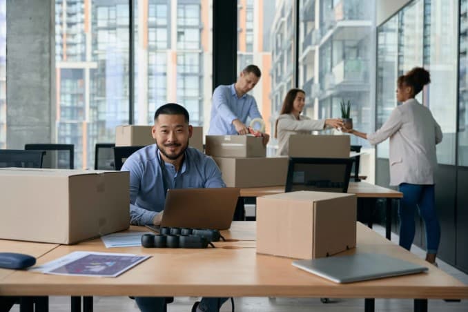 Hilang, Telat, atau Rusak? Panduan Klaim Asuransi Pengiriman Luar Negeri yang Nggak Bikin Pusing