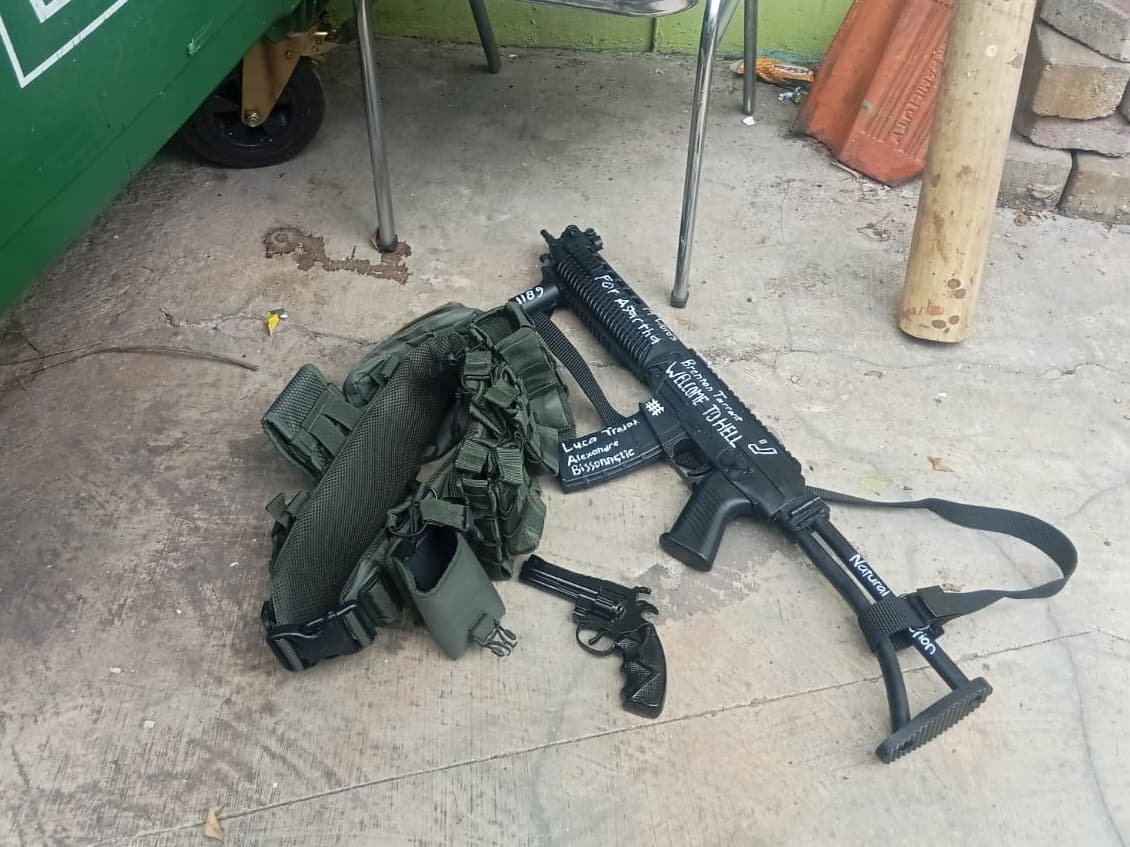 Polisi Temukan Senjata Rakitan Bertuliskan Welcome to Hell di SMAN 72 Jakarta