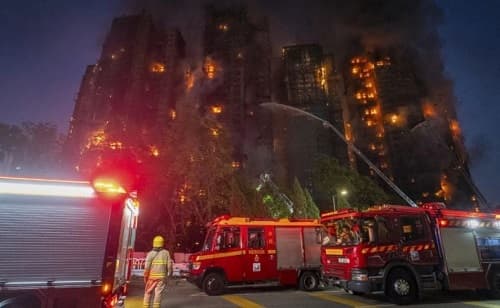 Kebakaran di Unit Apartemen Hong Hong (Foto:AP)