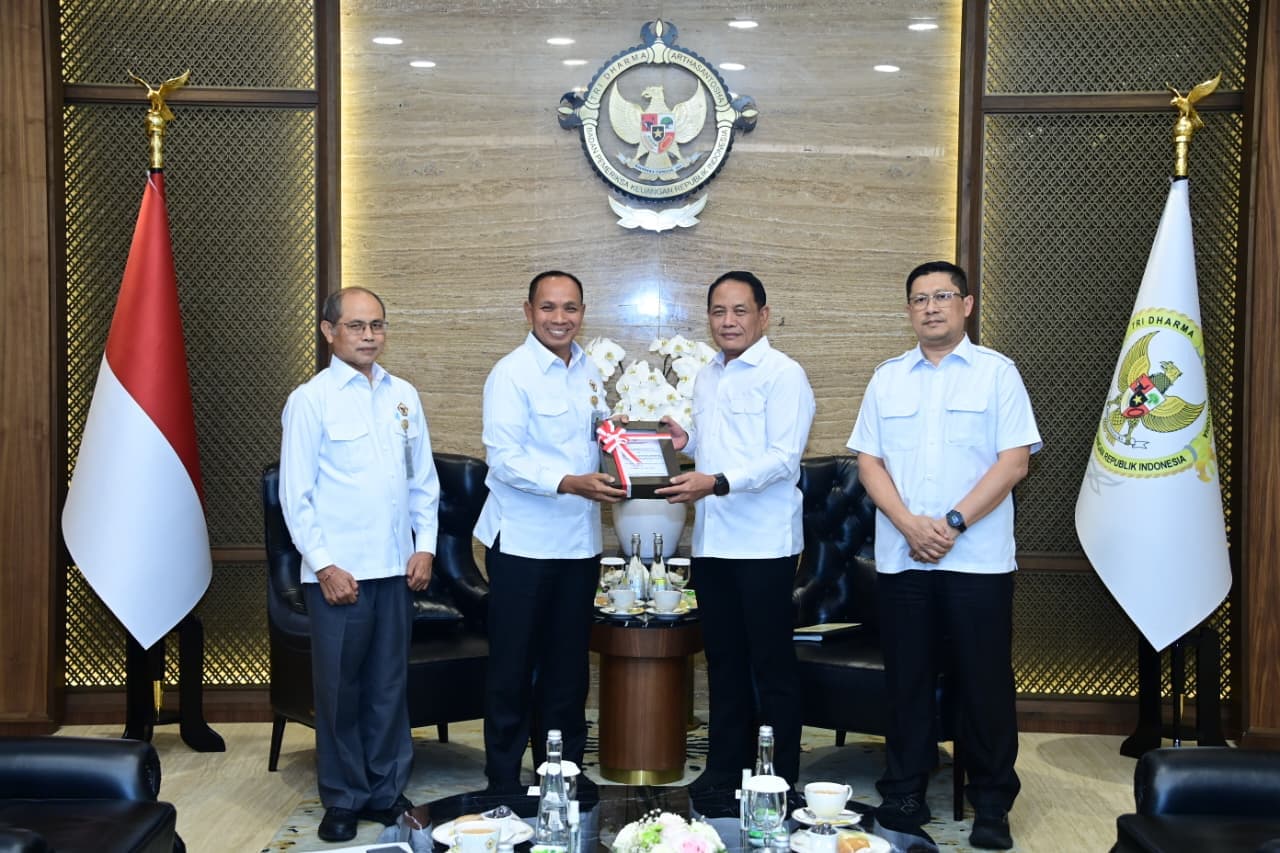 Penyerahan Laporan Hasil Pemeriksaan (LHP) BPK RI ke Kortas Tipikor Polri terkait dugaan korupsi PTPN XI (Foto: Polri)