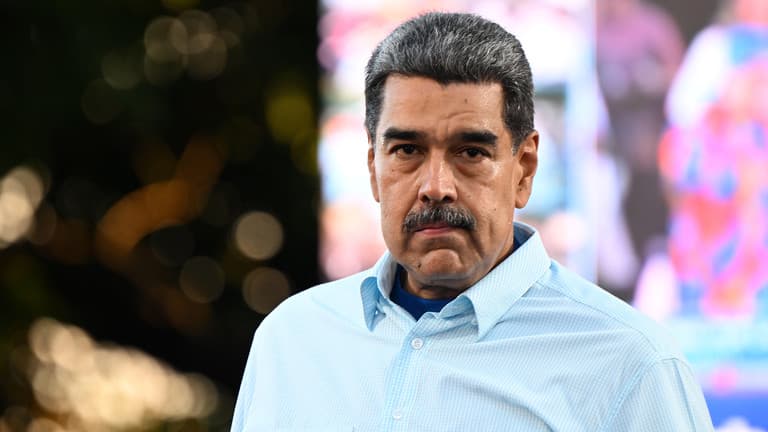 New York Times: Trump Pertimbangkan Kerahkan Navy SEAL Bunuh Nicolas Maduro
