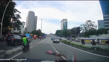 Viral Pria di Tanah Abang Sengaja Tabrakan Diri ke Mobil, Ternyata Begini Penampakannya