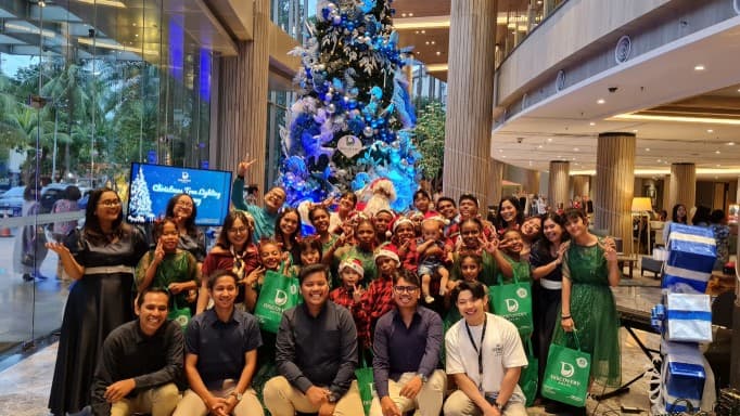 Discovery Ancol Hotel Sambut Festive Season dengan Tree Lighting Ceremony.