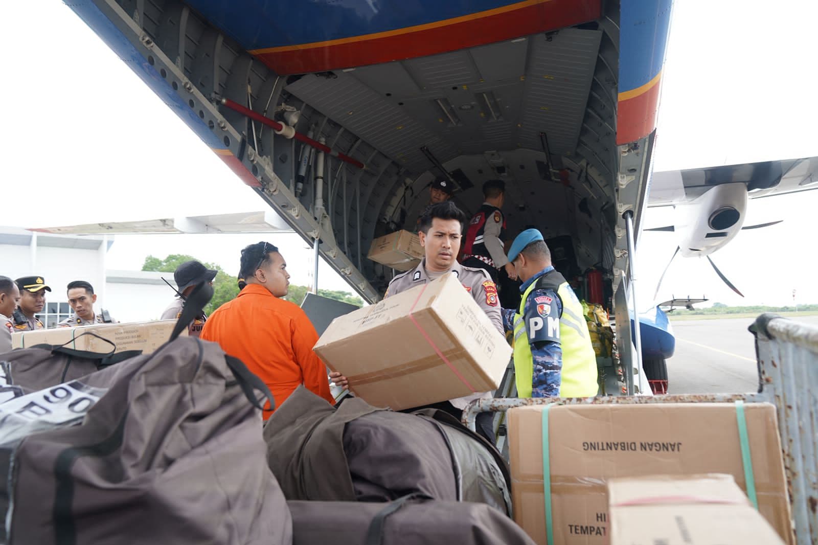 Kapolri Salurkan Bantuan Kemanusiaan untuk Korban Bencana di Lhokseumawe