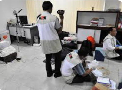 Penggeledahan Beruntun KPK di Kasus Suap Ponorogo, Satu Senjata Api Turut Disita