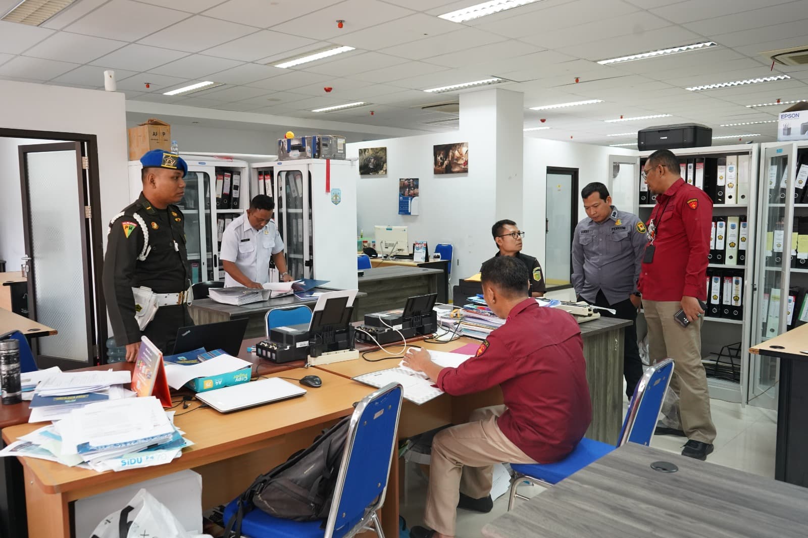 Kejaksaan Tinggi Kalimantan Utara melakukan penggeledahan terkait dugaan korupsi di Kaltara (Foto: Istimewa) Kejaksaan Tinggi Kalimantan Utara melakukan penggeledahan terkait dugaan korupsi di Kaltara (Foto: Istimewa)