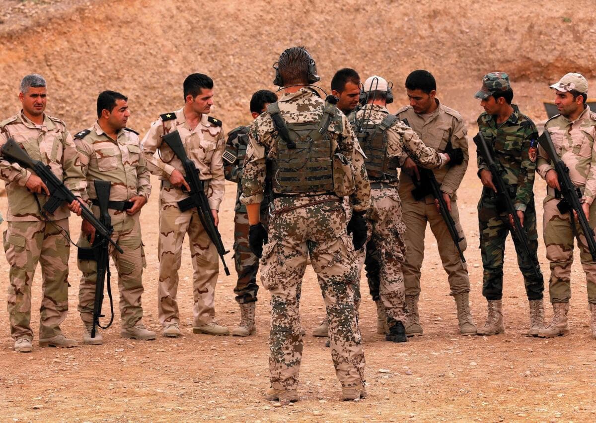 Peshmerga Irak saat menghadapi ISIS. Foto: Los Angeles Times