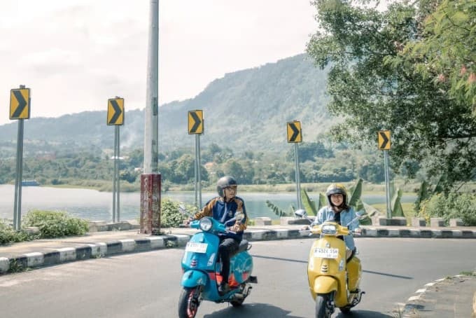 Meningkatnya Tren Slow Travel Saat Waisak dan Hari Lahir Pancasila.