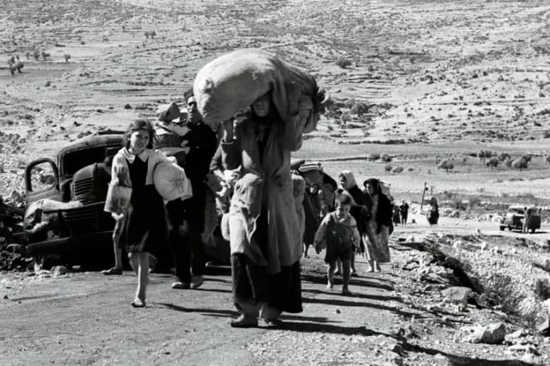 Nakba Day, atau hari pengusiran penduduk Palestina oleh pendatang Yahudi tahun 1948. Pengusiran, yang didahului penghacuran dan penyiksaan, disaksikan pasukan Inggris. Foto: Aljazeera