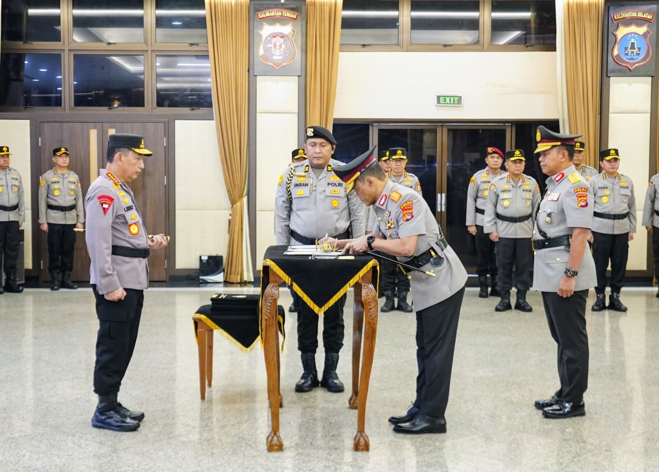 Kapolri Jenderal Listyo Sigit Prabowo melantik sejumlah pejabat utama Mabes Polri hingga Kapolda baru (Foto: dok. Polri)