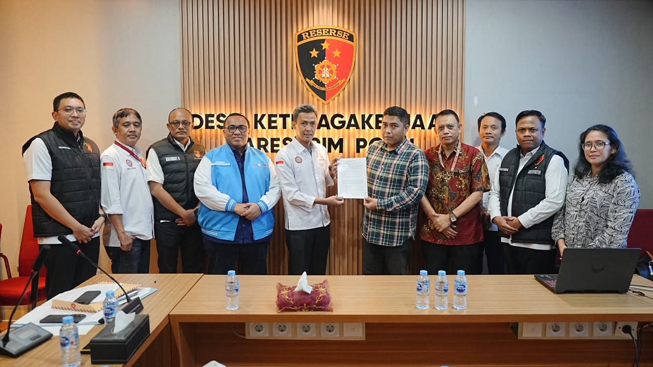 Kehiatan mediasi penyelesaian sengketa ketenagakerjaan antara manajemen PT Kerta Gaya Pusaka dan 131 pekerja. (Foto: dok. Polri)