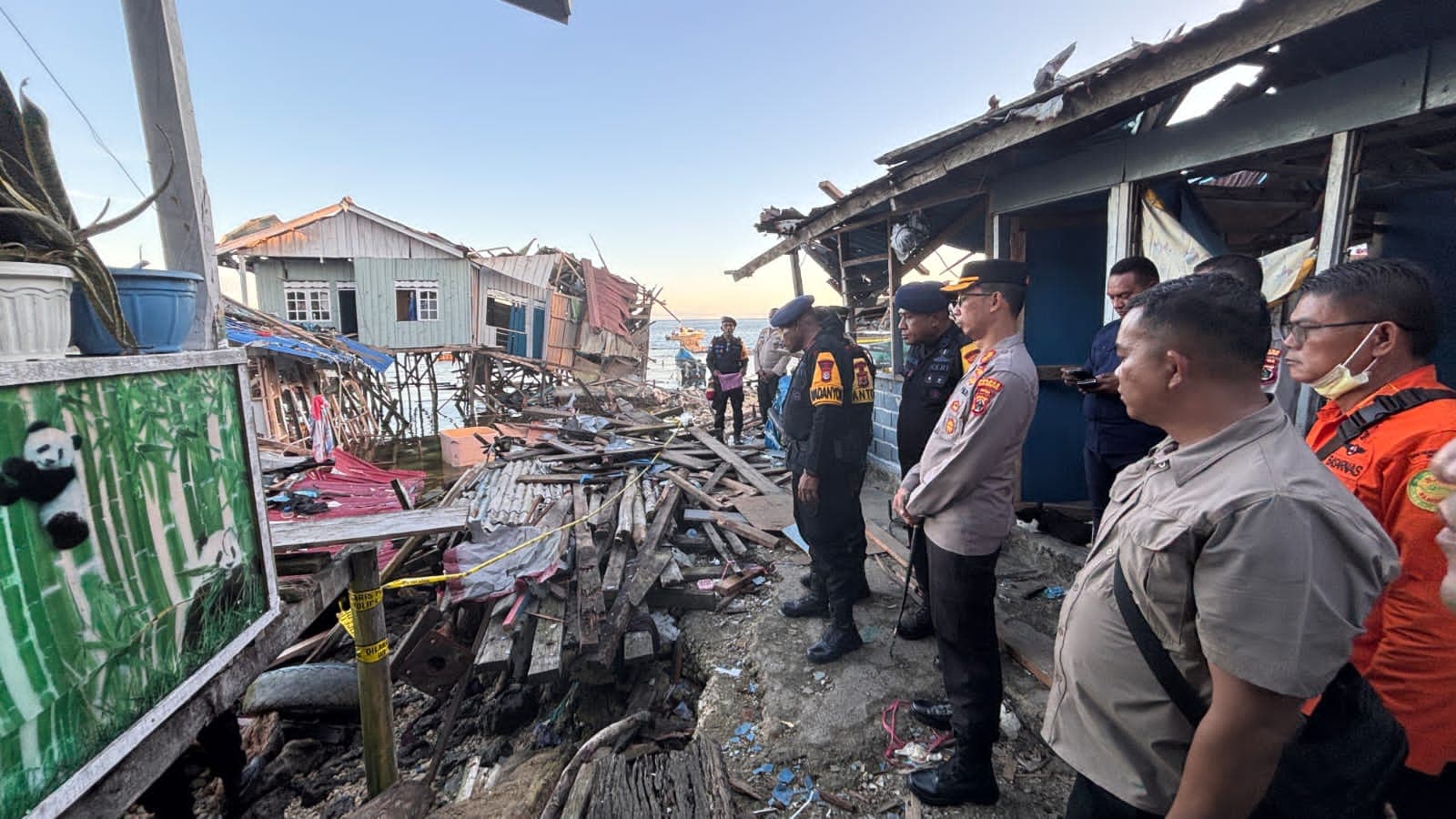 Lokasi ledakan diduga berasal dari bom di Biak Numfor, Papua. (Foto: dok. Polri)