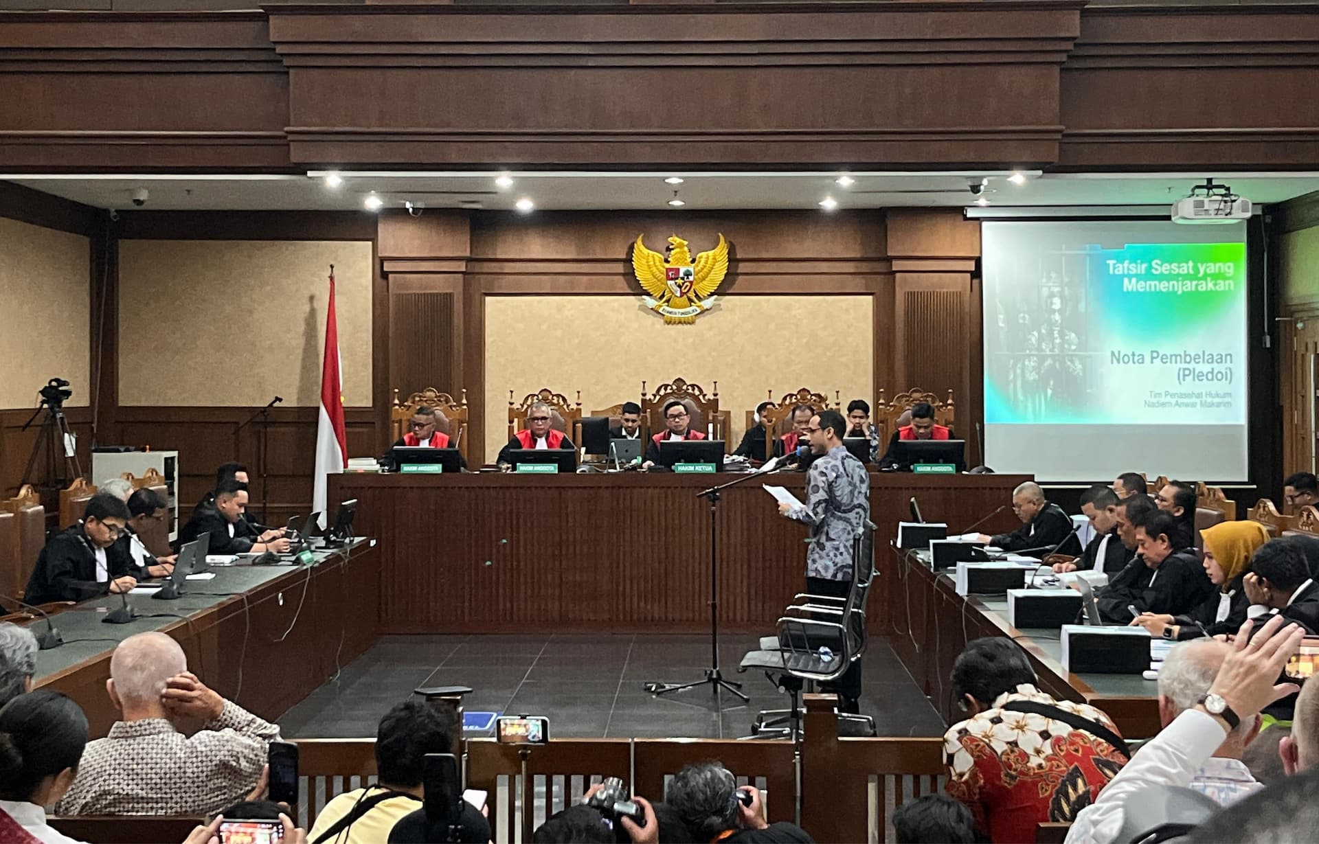 Eks Mendikbudristek Nadiem Anwar Makarim dalam sidang kasus dugaan korupsi pengadaan Chromebook di Pengadilan Tipikor, Jakarta Pusat. (Foto: Hastina/REQnews)
